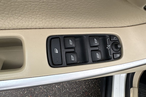 Volvo XC60 15 of 20
