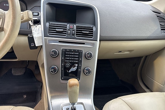 Volvo XC60 12 of 20
