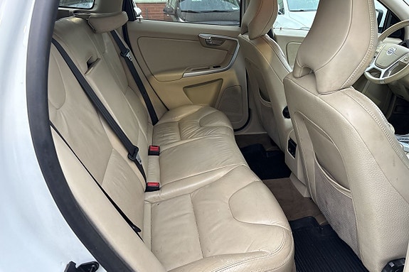 Volvo XC60 17 of 20