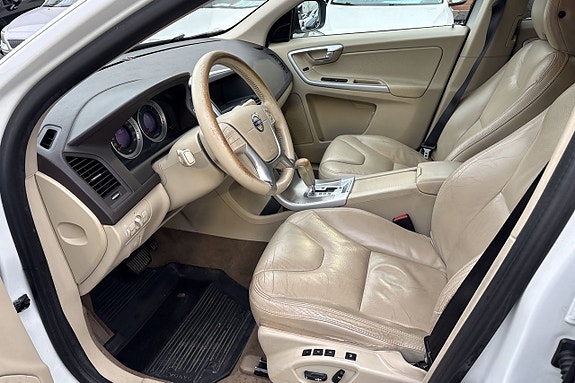 Volvo XC60 10 of 20