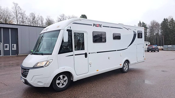 Fiat pilote G 740 GJ Alde vattenburen värme, långbeddar -17