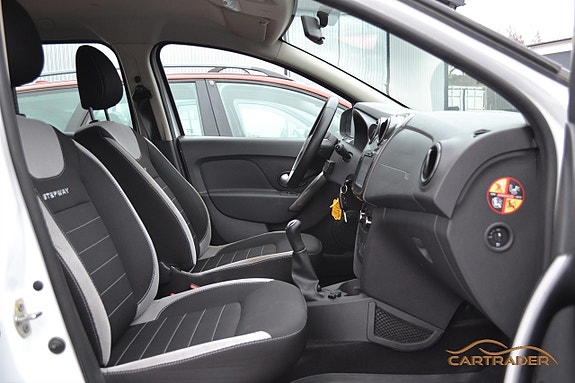 Dacia Logan 9 of 17