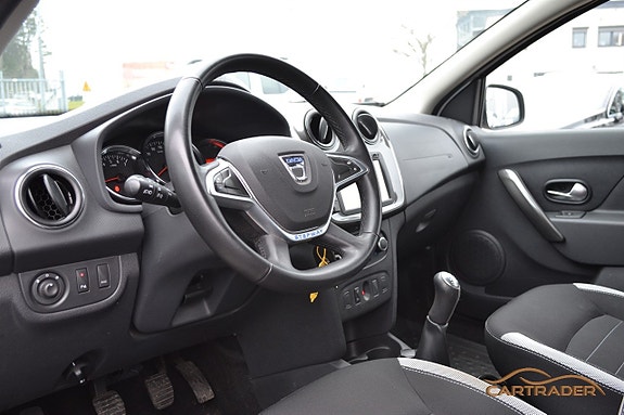 Dacia Logan 8 of 17