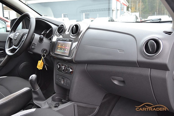 Dacia Logan 10 of 17