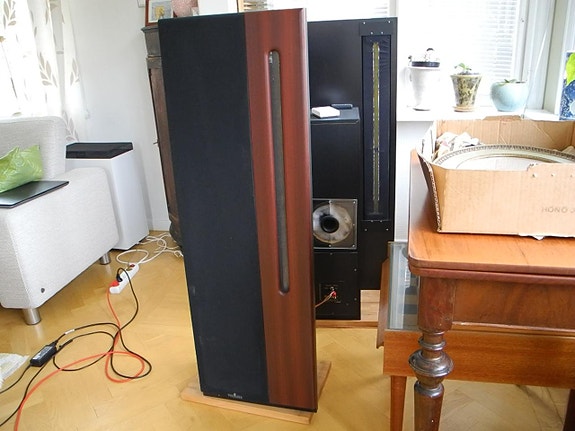 Product image 1 of 2
