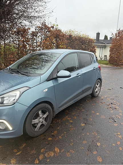 Hyundai i10 4 of 16
