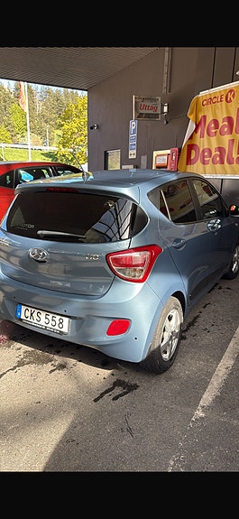 Hyundai i10 3 of 16