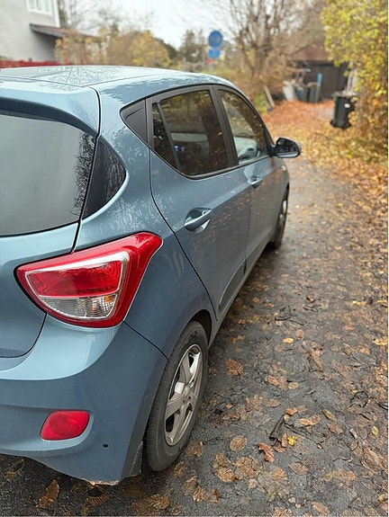 Hyundai i10 15 of 16