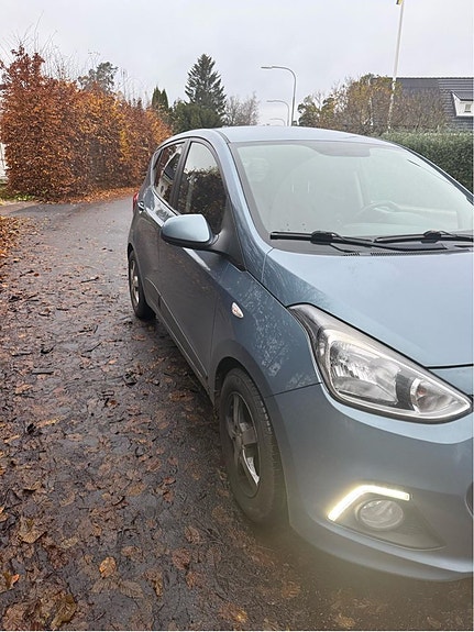 Hyundai i10 8 of 16