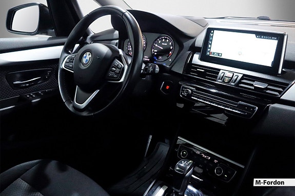 BMW 225xe 15 of 19