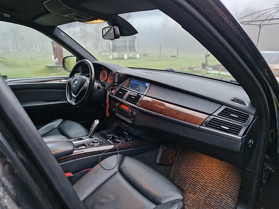 BMW X5 3 of 11