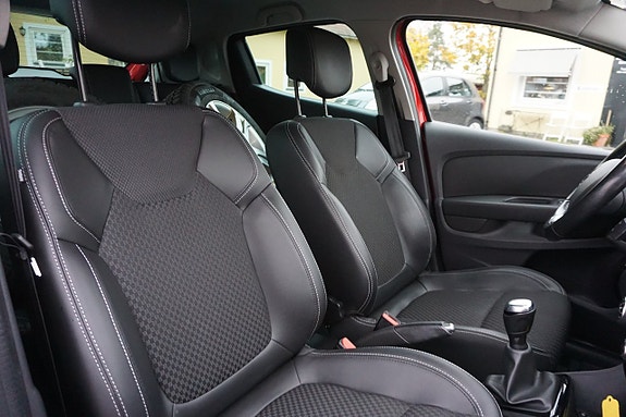 Renault Clio 9 of 9