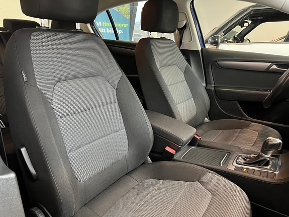 Volkswagen Passat 20 of 24
