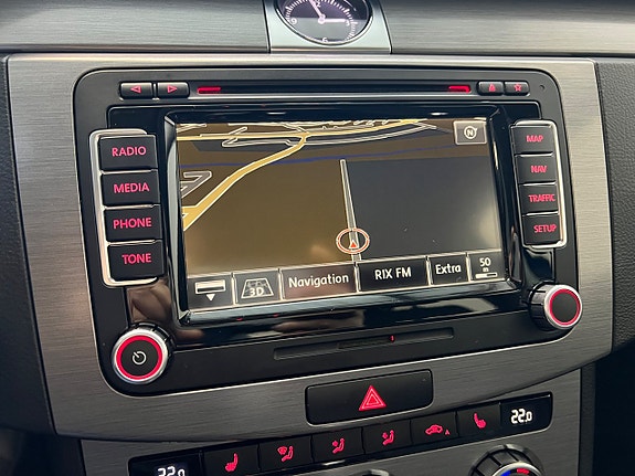 Volkswagen Passat 15 of 24