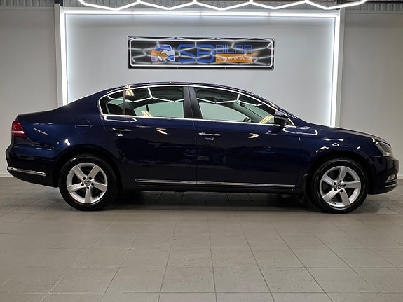 Volkswagen Passat 6 of 24