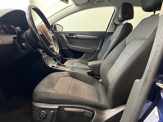 Volkswagen Passat 19 of 24