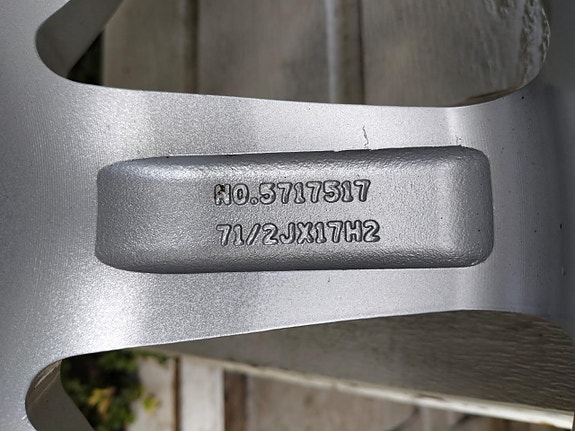 Product image 8 of 9