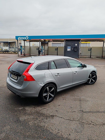 Volvo V60 8 of 13