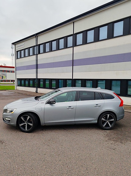 Volvo V60 4 of 5