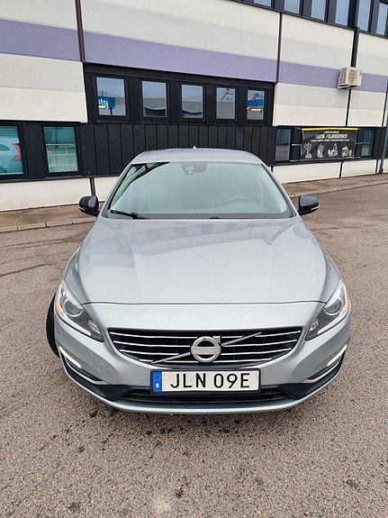 Volvo V60 3 of 5