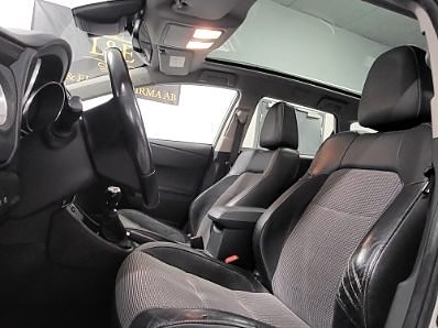 Toyota Auris 10 of 14
