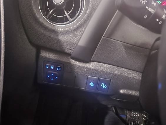 Toyota Auris 13 of 14