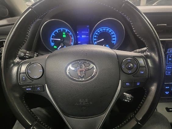 Toyota Auris 14 of 14