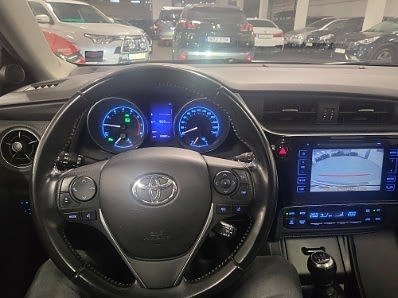 Toyota Auris 12 of 14