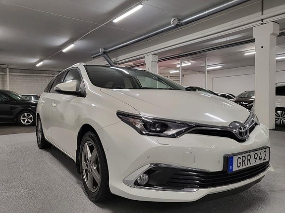 Toyota Auris 4 of 14