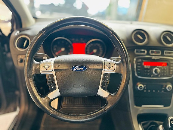 Ford Mondeo 13 of 20