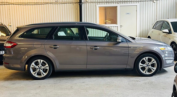 Ford Mondeo 2 of 5