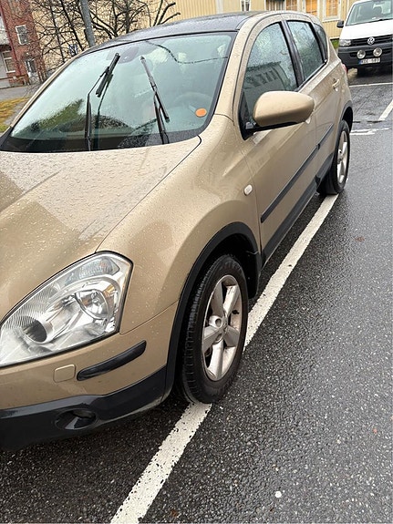 Nissan Qashqai 2 of 5