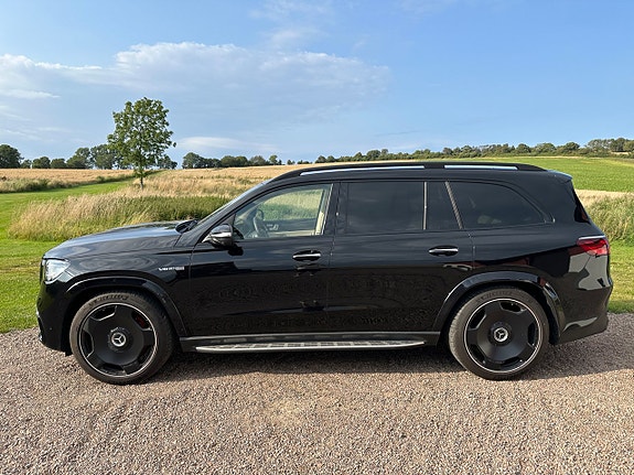 Mercedes-Benz GLS63 2 of 19