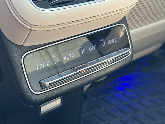 Mercedes-Benz GLS63 14 of 19