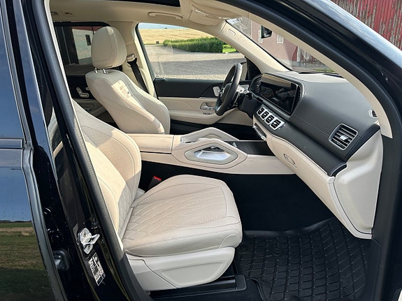 Mercedes-Benz GLS63 5 of 19