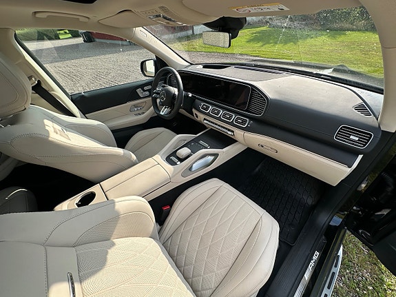 Mercedes-Benz GLS63 6 of 19
