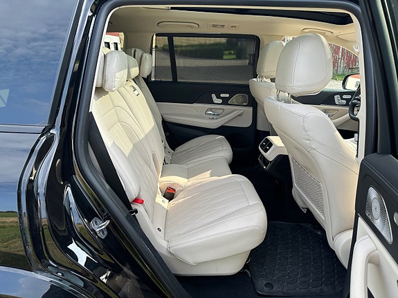 Mercedes-Benz GLS63 9 of 19
