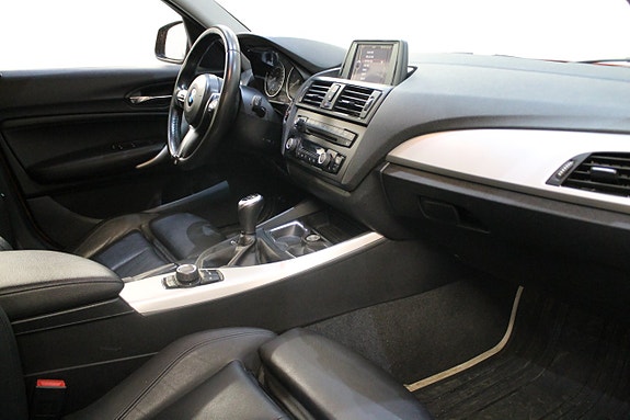 BMW 118d 11 of 12