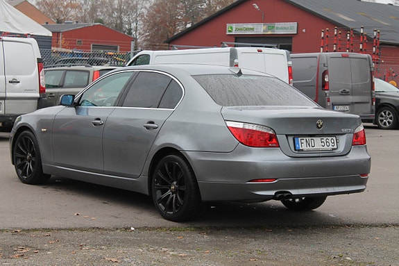 BMW 523i 5 of 5