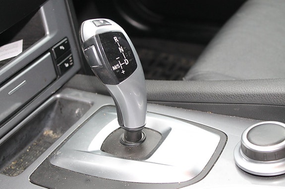 BMW 523i 8 of 10