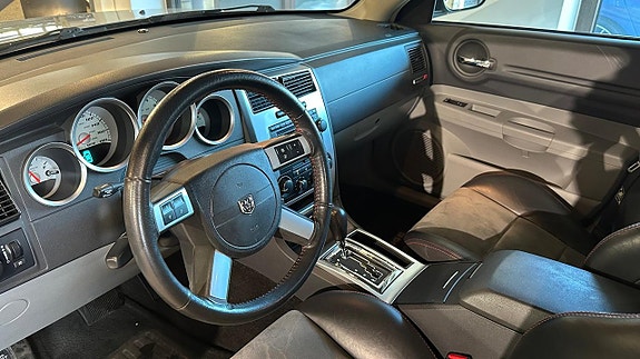 Dodge Magnum 3 of 11