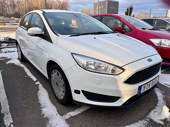 Ford Focus 2 of 5