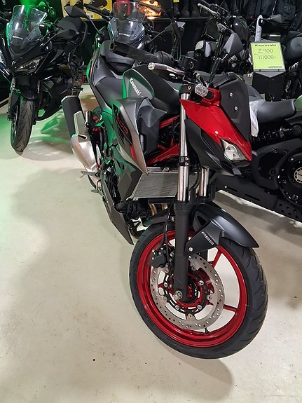 Kawasaki z500 se