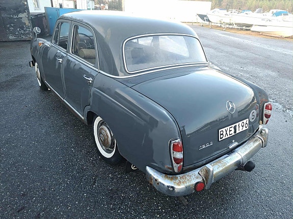 Mercedes-Benz 190 8 of 11