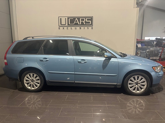 Volvo V50 2 of 5