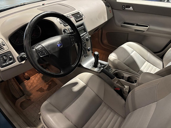 Volvo V50 7 of 10