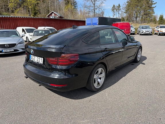 BMW 318 5 of 5