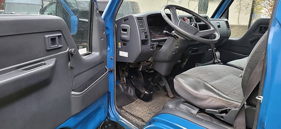 Toyota HiAce 8 of 10