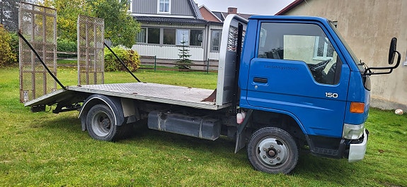 Toyota HiAce 3 of 5