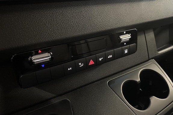 Mercedes-Benz Sprinter 319 13 of 22